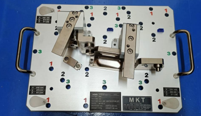 REAR STOP LAMP VIBRATION TEST FIXTURE